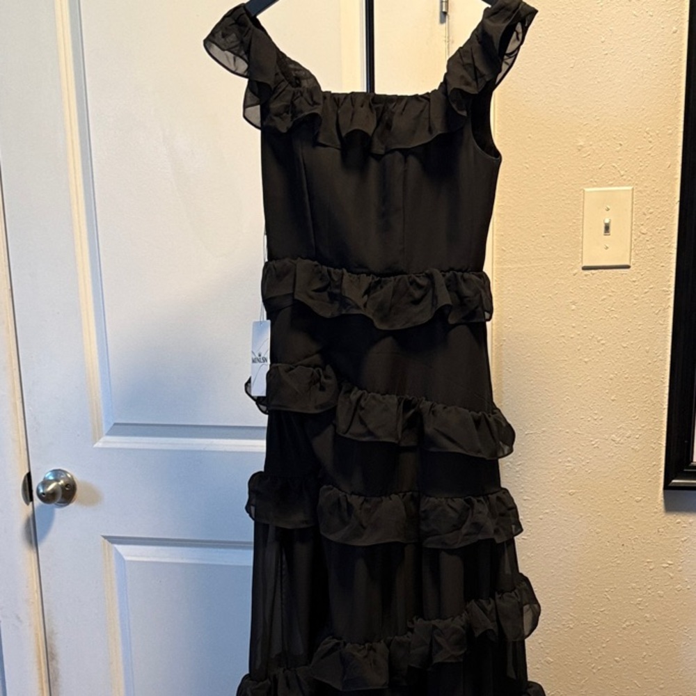 Chic Black Ruffle Prom Dress - Picture 2 of 8